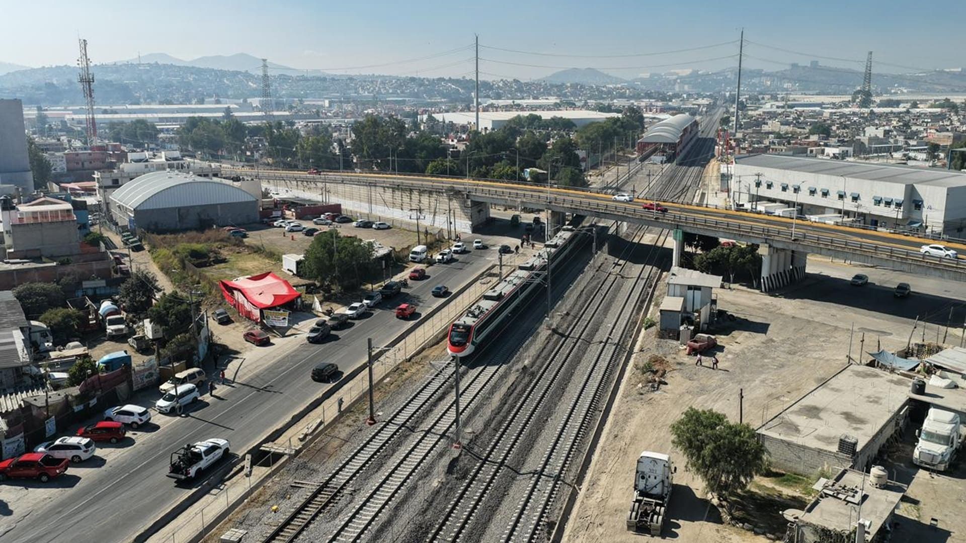 Tren suburbano Lechería-AIFA estará listo para Semana Santa en 2026