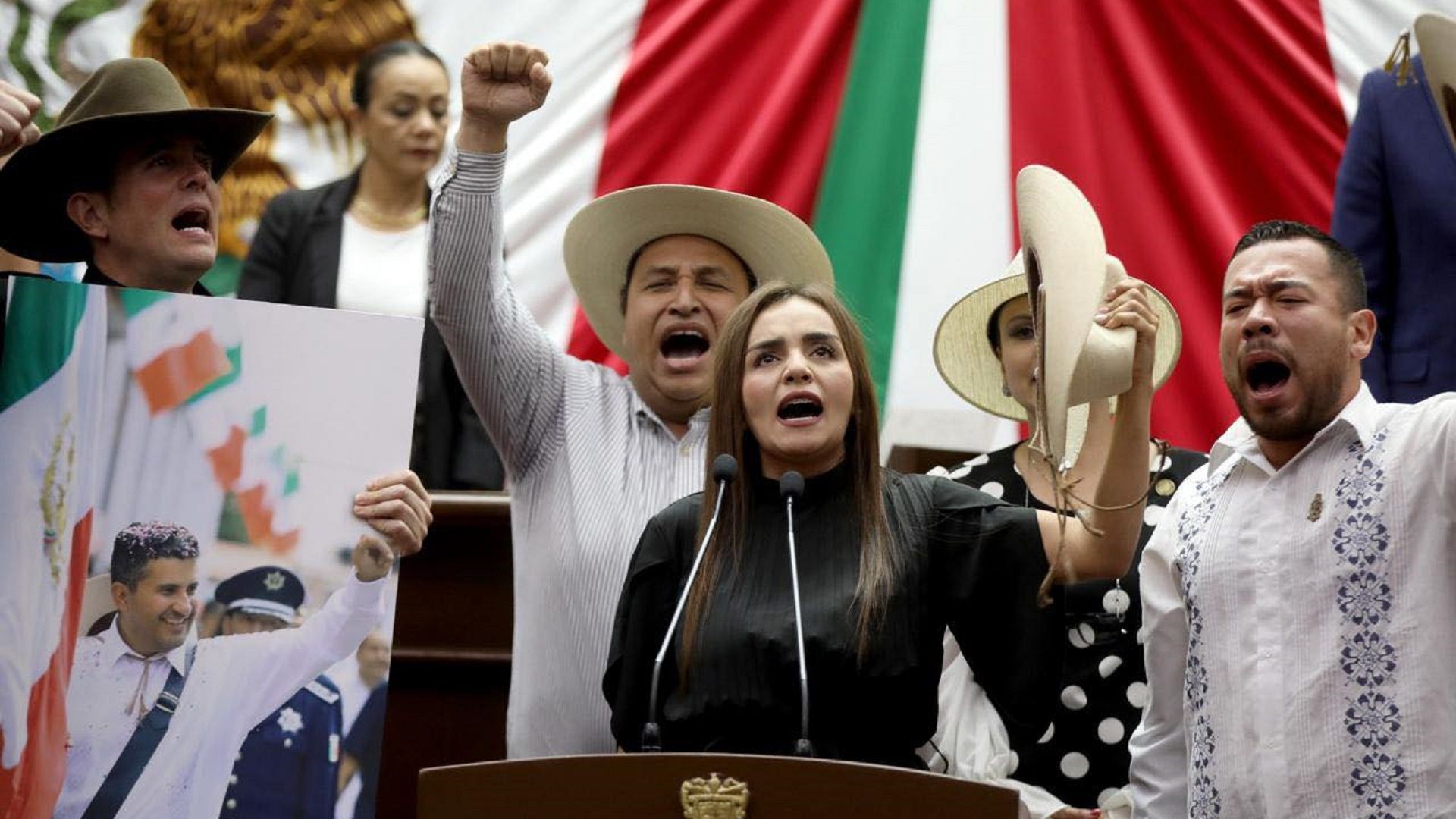 Grecia Quiroz rinde protesta como edil de Uruapan