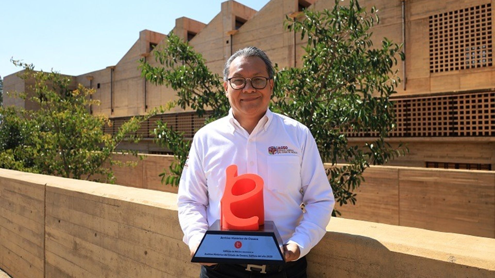 Edificio del Archivo General del Estado de Oaxaca recibe el galardón “Edificio del Año 2025”