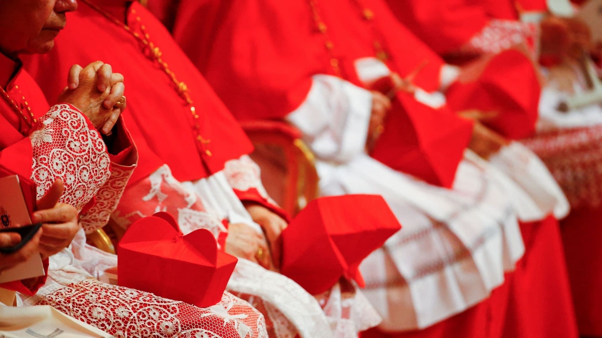 Cónclave 2025 EN VIVO: Cerradas las puertas de la Capilla Sixtina y comienza la elección del nuevo Papa