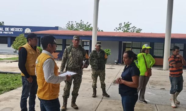Activan 27 brigadas del sector salud en comunidades afectadas por el huracán Erick