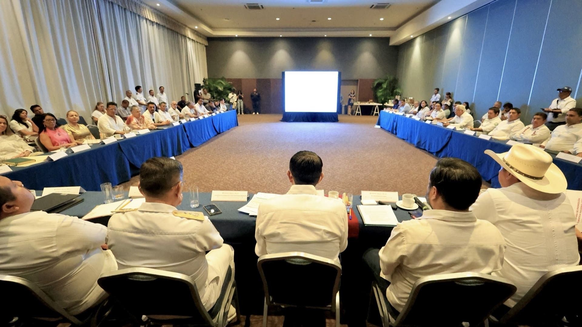 Jara Cruz destaca la contribución histórica de Huatulco al turismo de Oaxaca