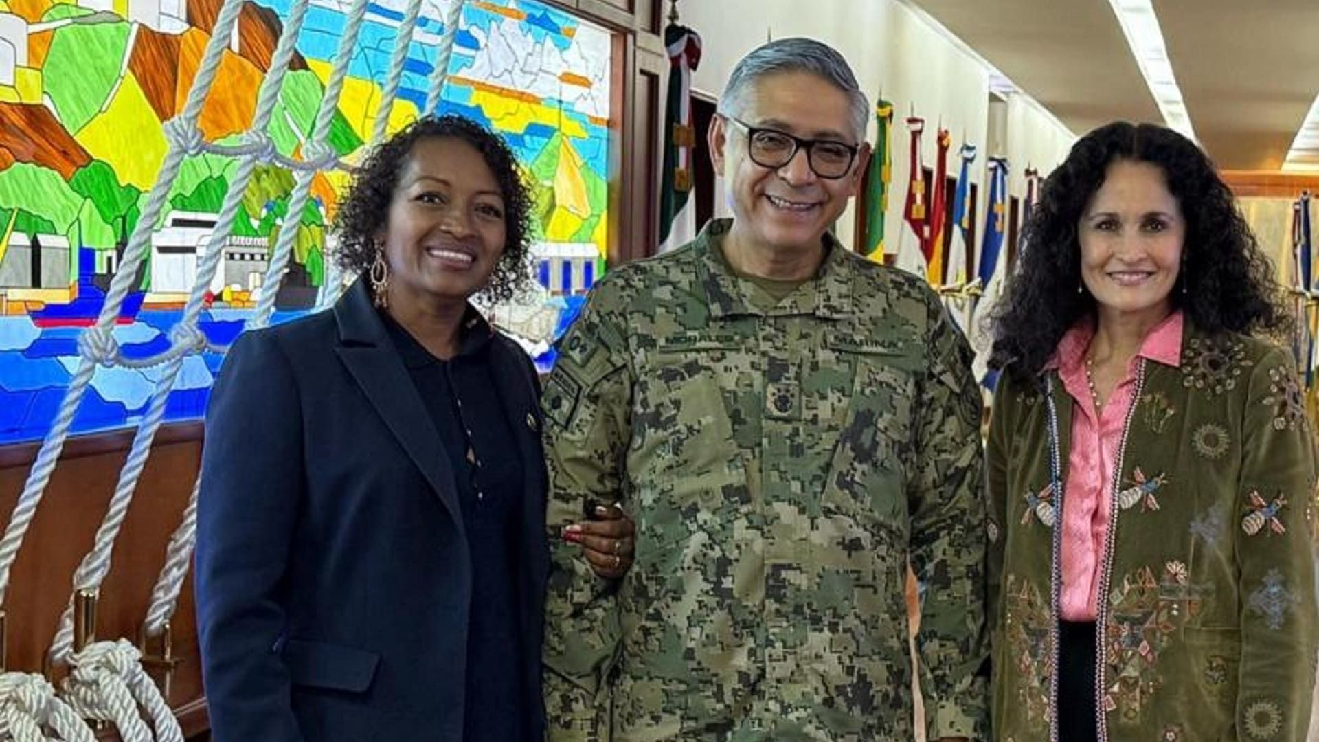 Agradecemos el apoyo que sigue brindando la Semar en Corralero: Susana Harp