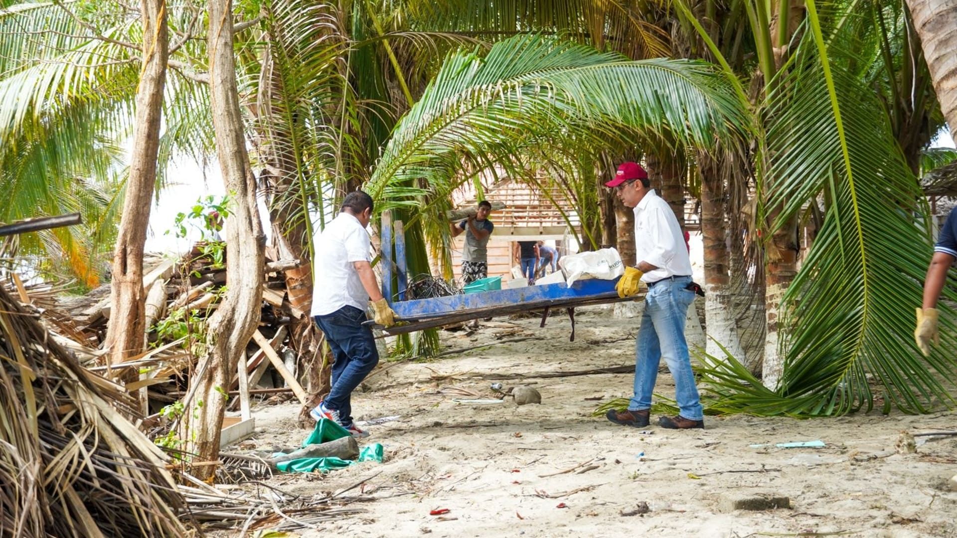 Despliega Sedeco brigada en Cerro Hermoso en apoyo a damnificados del huracán Erick