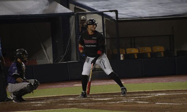 Ake Faria luce y Guerreros de Oaxaca se lleva la serie ante Conspirados de Querétaro