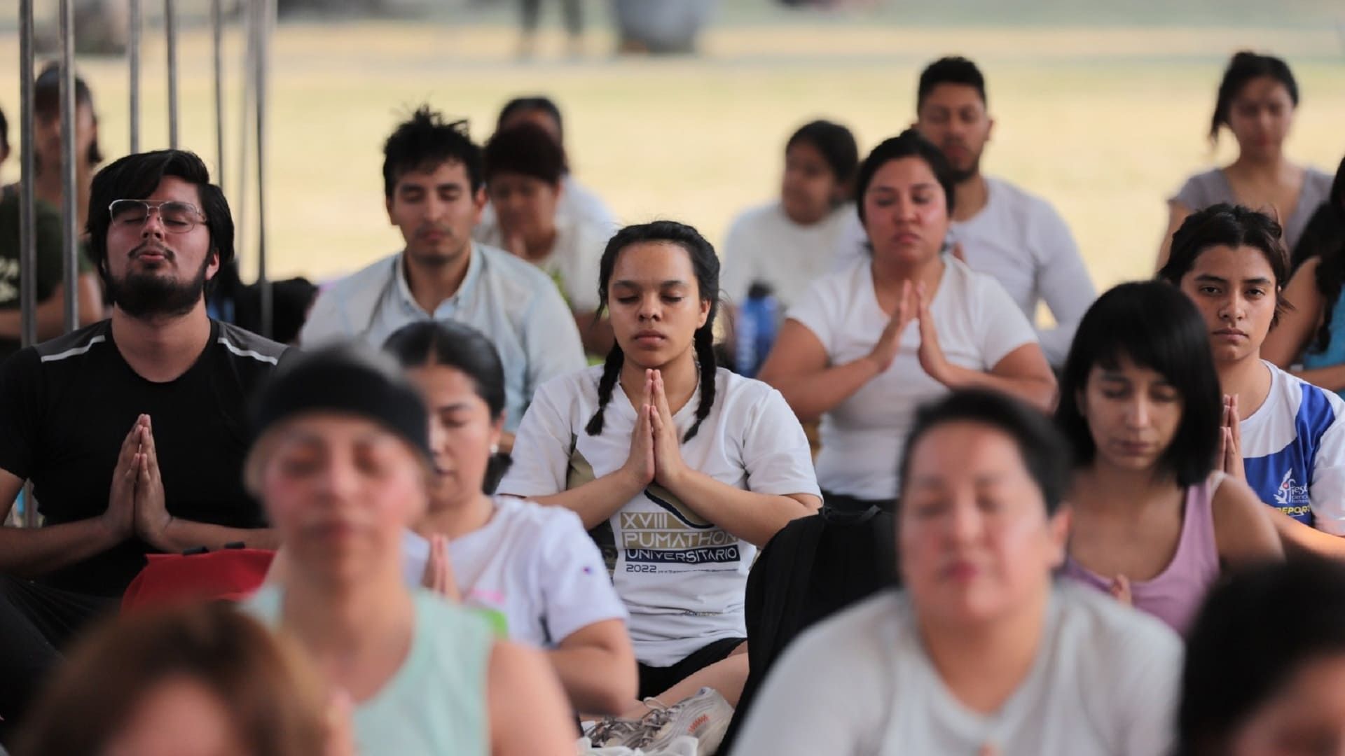 108 saludos al sol desde las Islas de Ciudad Universitaria en la UNAM