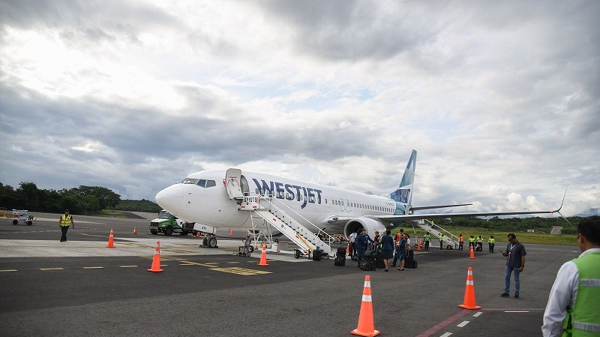 Oaxaca suma cuatro nuevas rutas aéreas desde EE.UU. y Canadá hacia Puerto Escondido y Huatulco