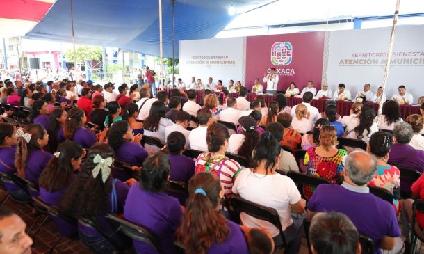 Escuelas de Pinotepa Nacional recibirán 16 mdp en inversión para equipamiento
