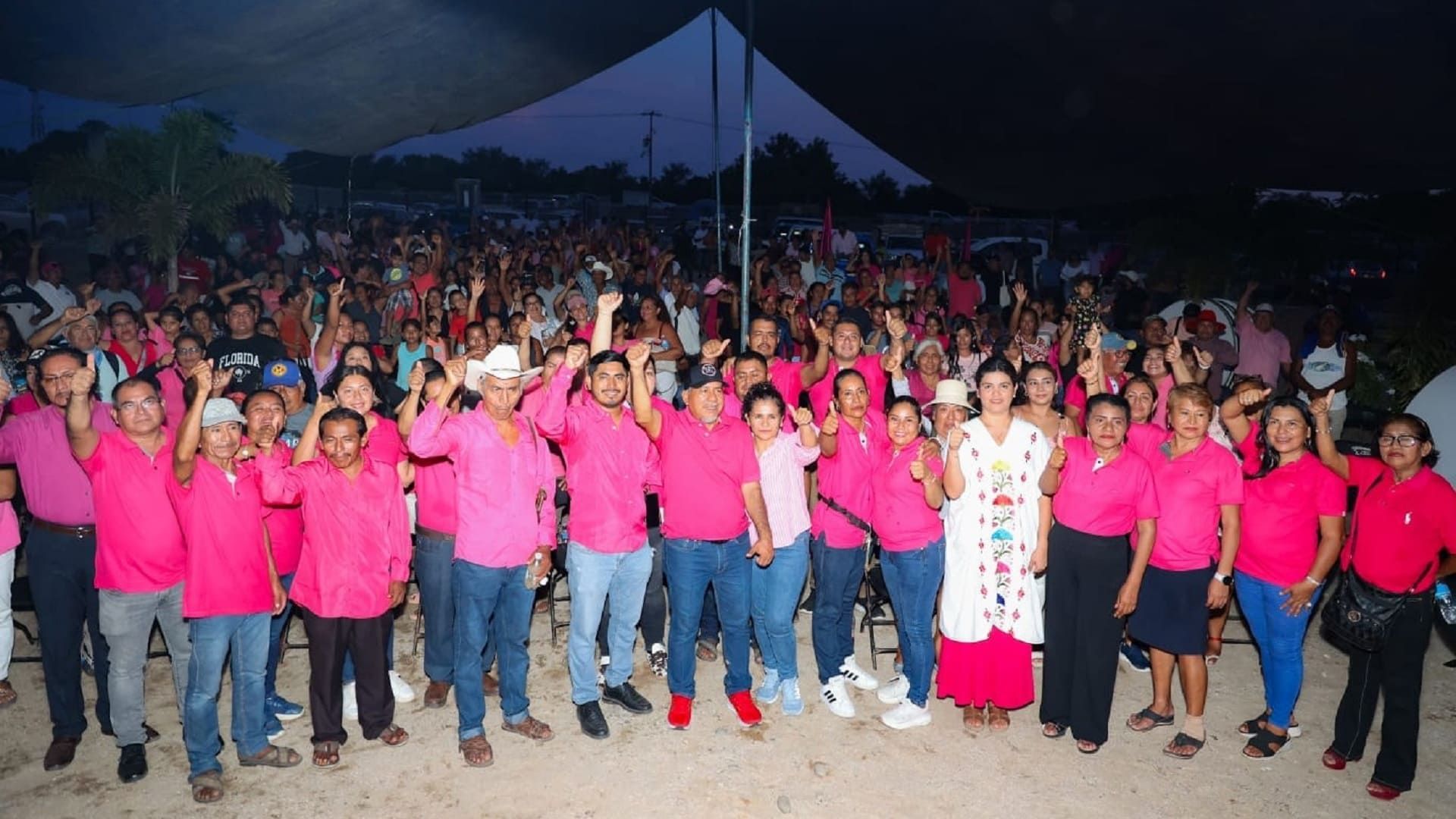 Arranca campaña Román Valencia en Santa María Colotepec con multitudinaria caravana y mitin