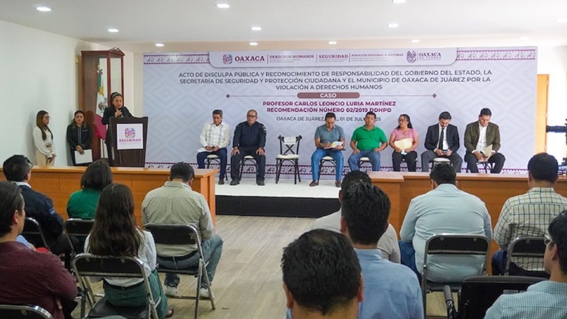 En 2016 maestro del CNTE fue agredido por un policía en una manifestación; 9 años después recibe disculpa pública