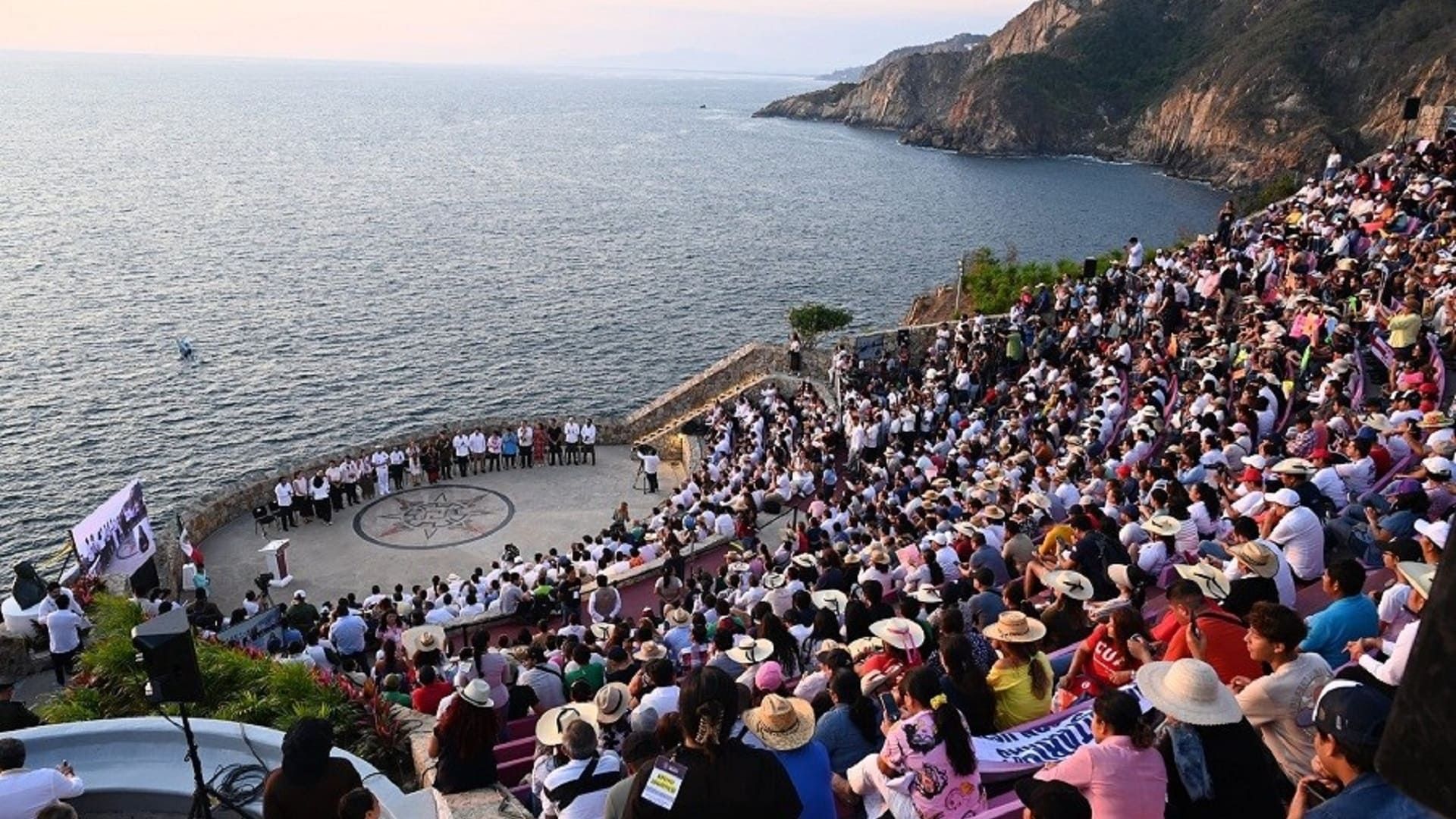 La inversión millonaria que renovará Acapulco, desbastado por Otis en 2023 y John en 2024