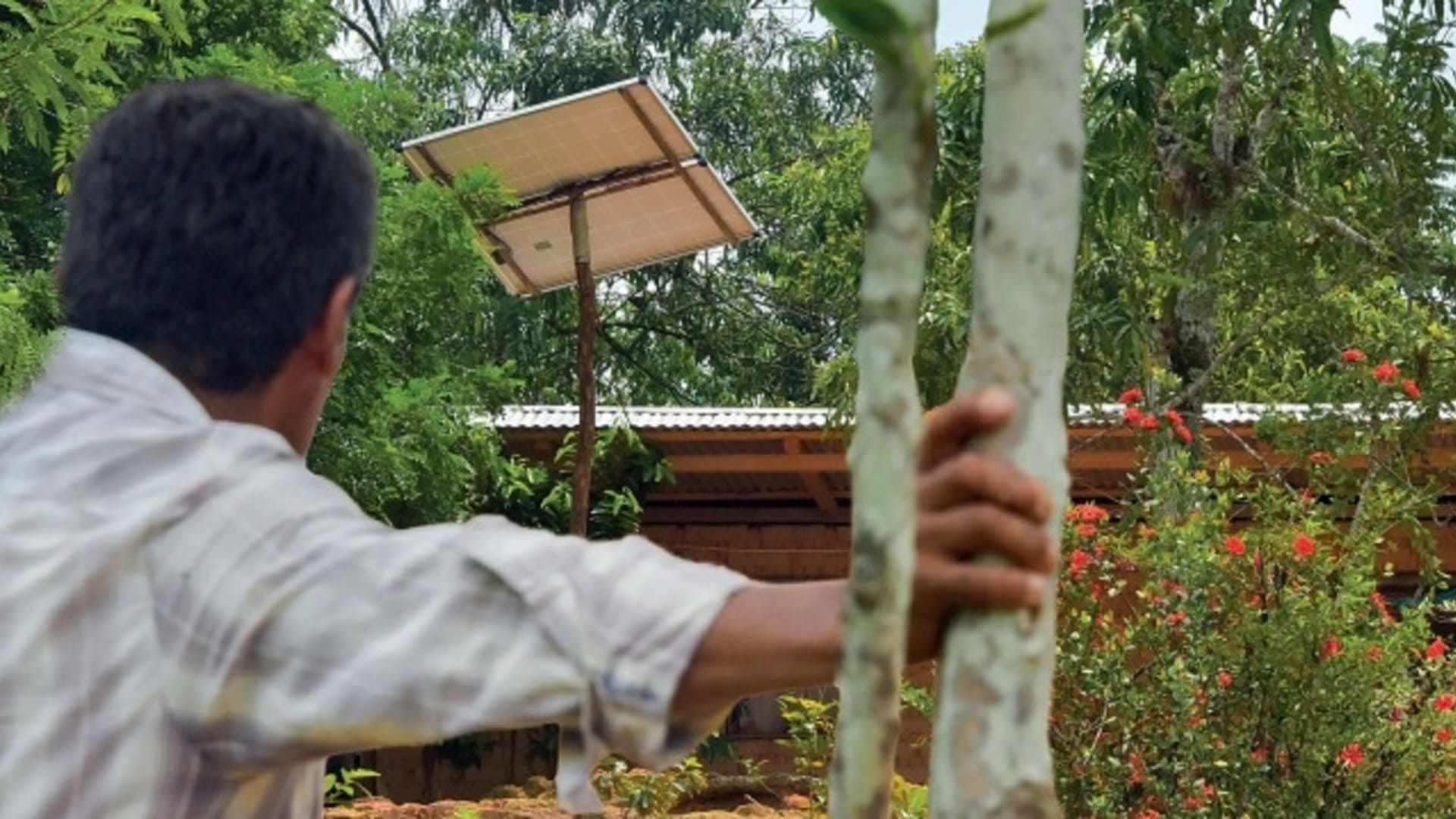 Electrificación con módulos solares transforma la vida en San José Arroyo Copete