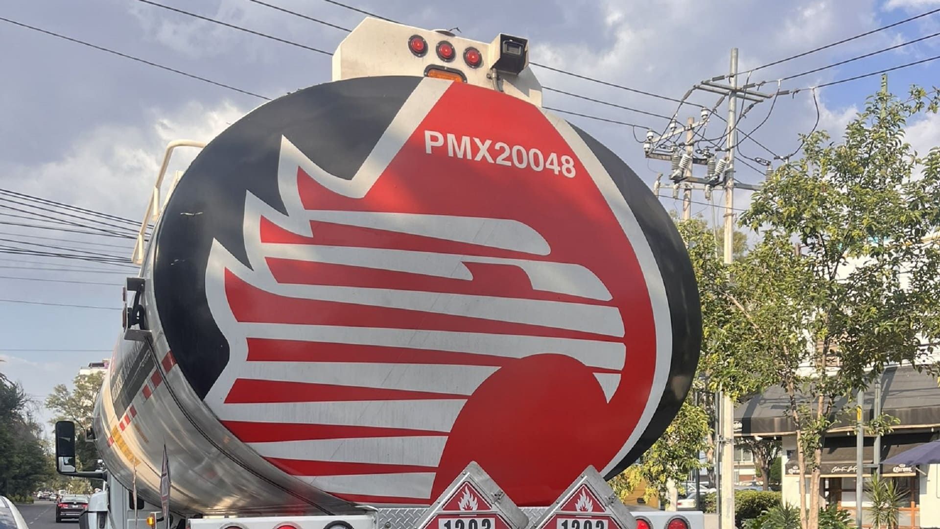 Huachicol fiscal en México: Origen y problemas que genera