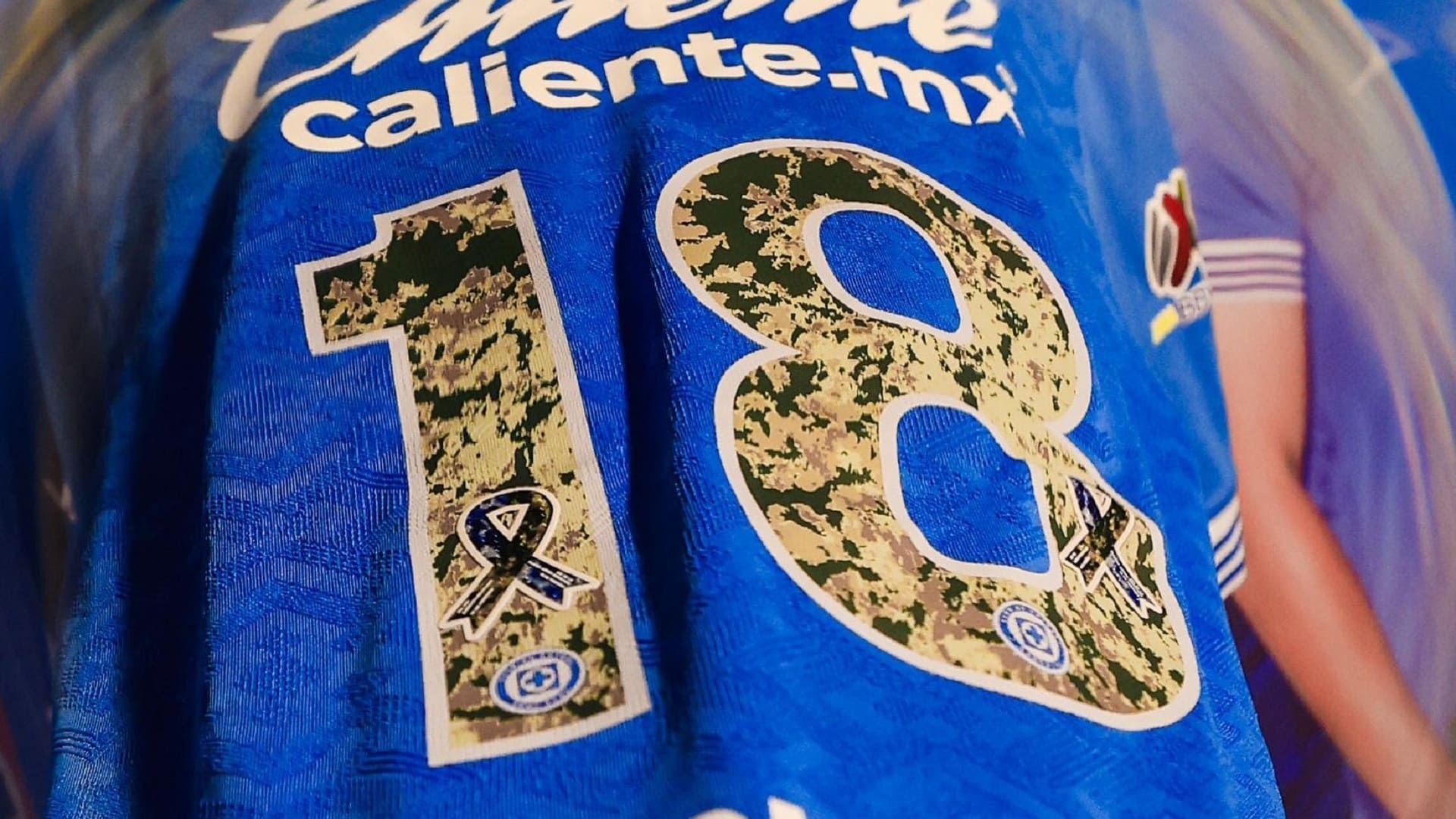 Cruz Azul rinde homenaje al Ejército Mexicano con jersey especial