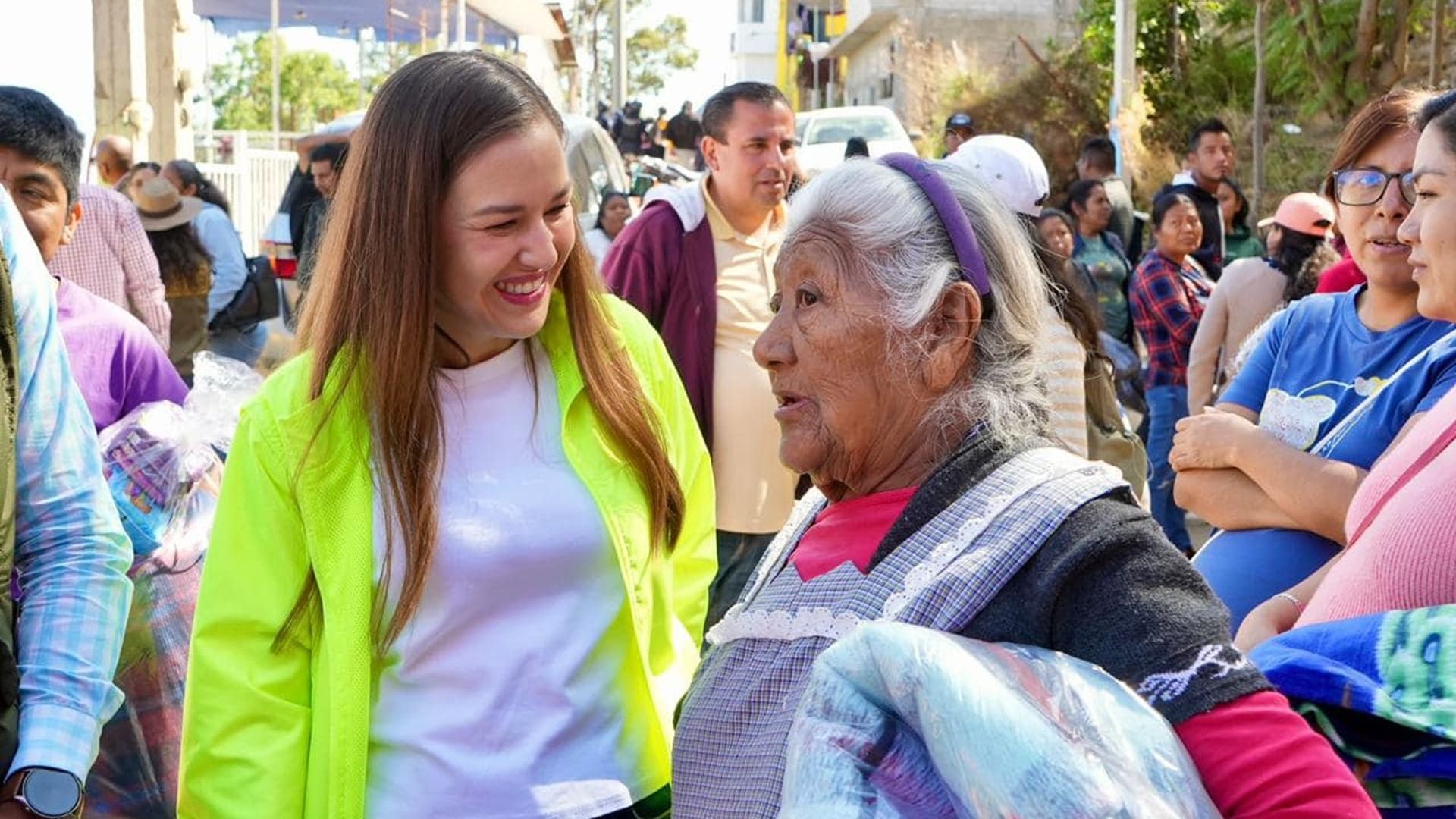 Iniciativa Cobijando Corazones llega a San Juan Chapultepec para enfrentar el frío