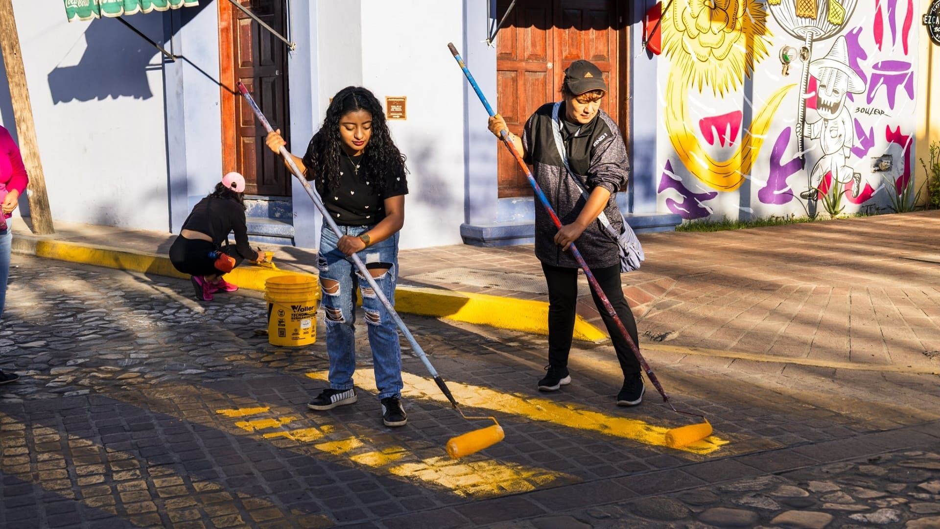 Vecinos transforman el Barrio de Jalatlaco con jornada de Tequio Vecinal