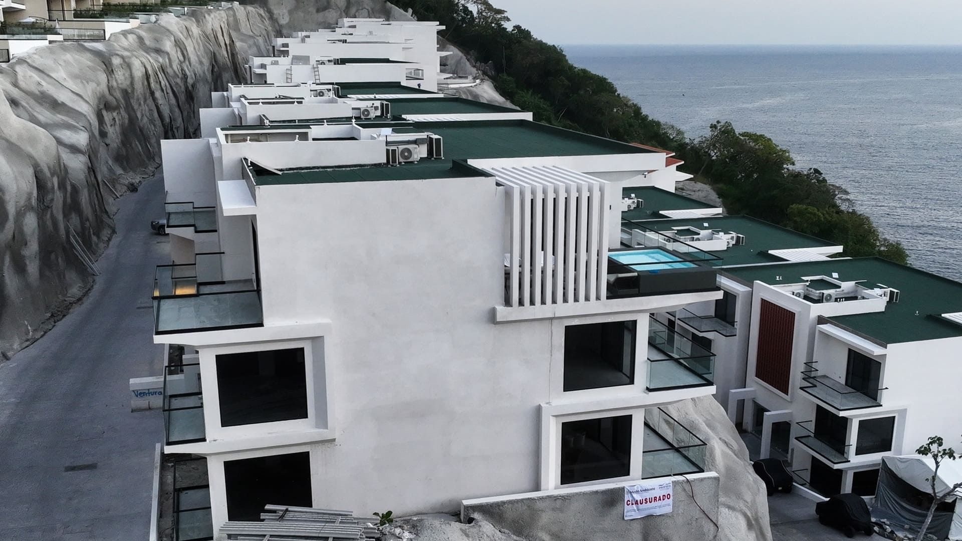 Profepa clausura cuatro desarrollos inmobiliarios en Huatulco por daños ambientales