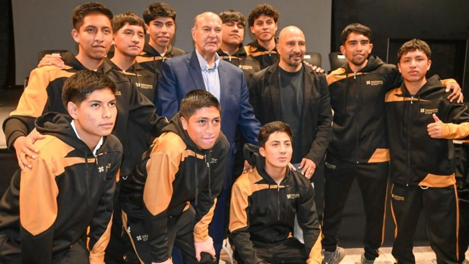 Orgullo hidalguense: abanderan a la delegación rumbo a los Juegos Nacionales Populares 2025