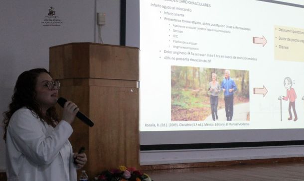 Profesionales de la salud participan en jornada de actualización en Geriatría en el Hospital Aurelio Valdivieso