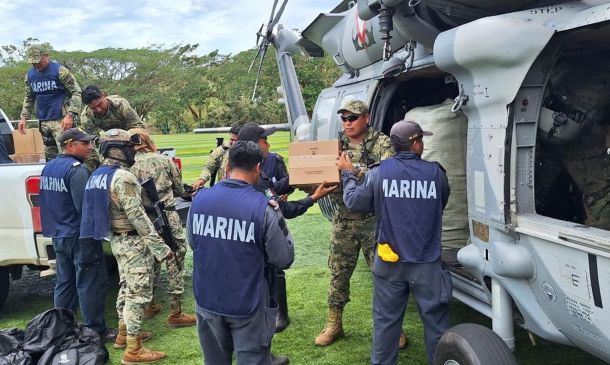 Arriba helicóptero a Pinotepa Nacional con kits de salud, medicamentos e insumos