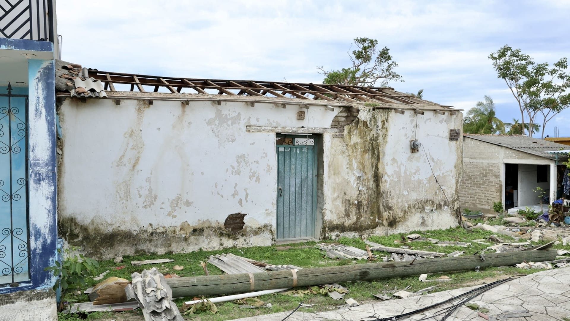 Casa digna y techo firme para damnificados del huracán Erick en la Costa de Oaxaca