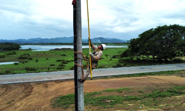Oaxaca entre los estados beneficiados por el mega plan de electrificación de la CFE