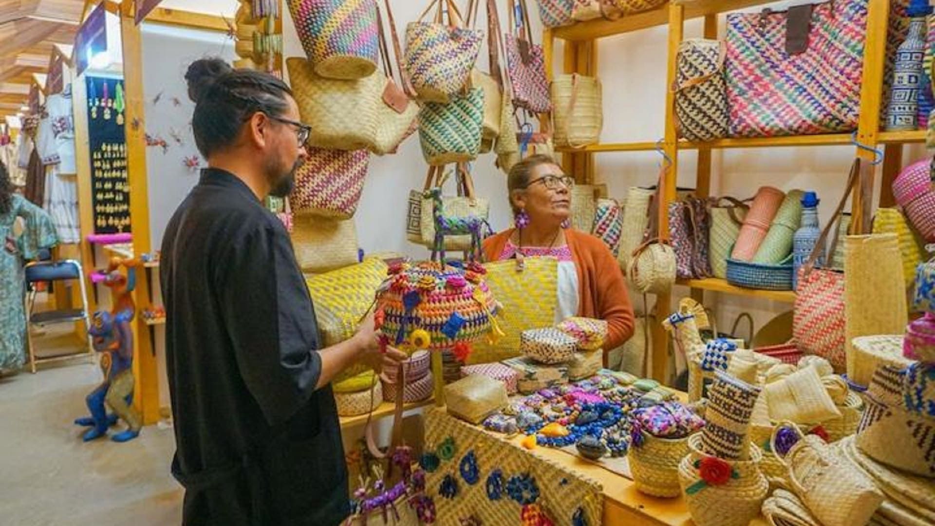 Inicia la Expo Artesanal con 206 expositores en el Centro Cultural y de Convenciones