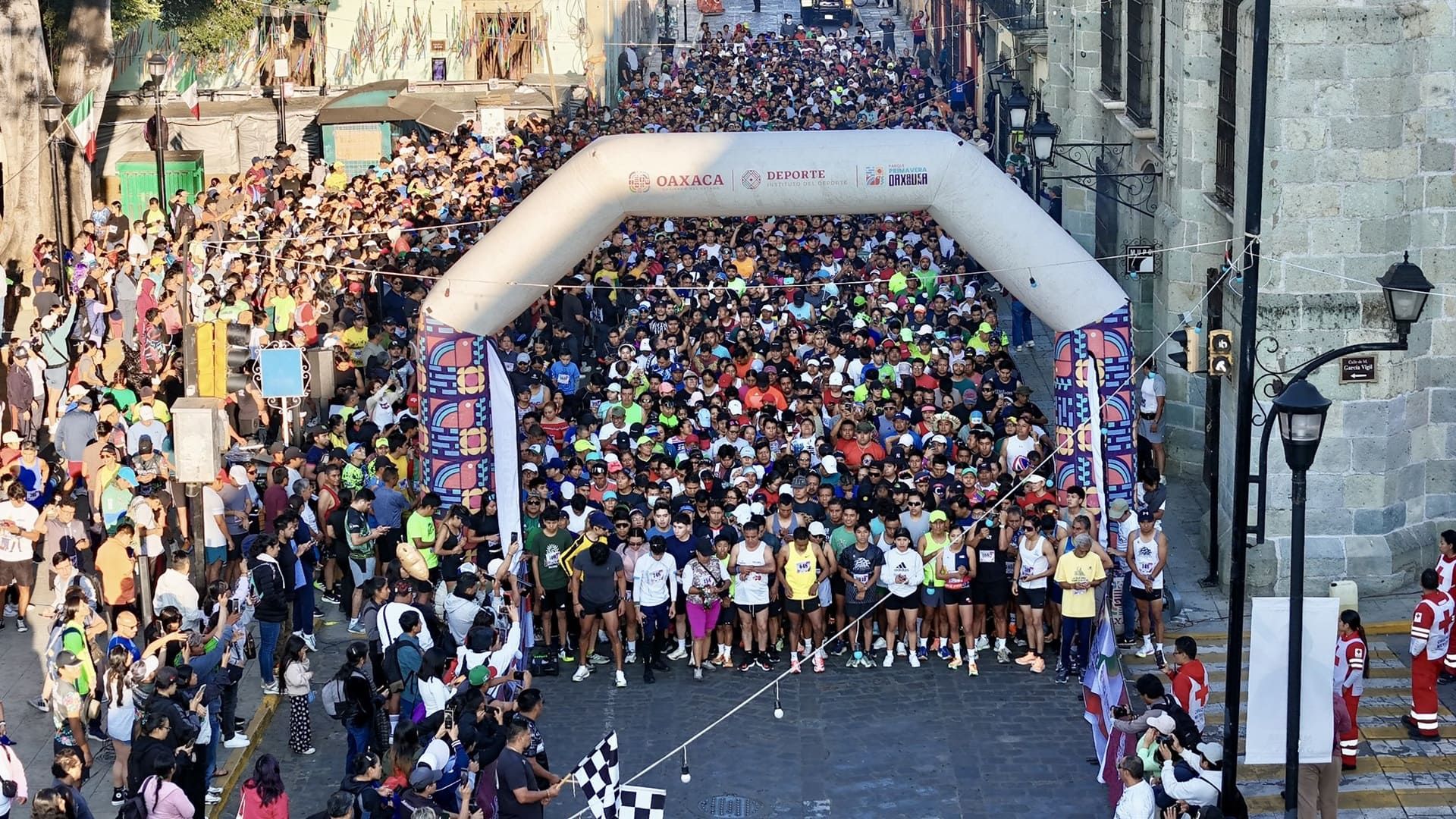Más de 4 mil corredores celebran la carrera atlética ‘¡Viva México y el Deporte!’