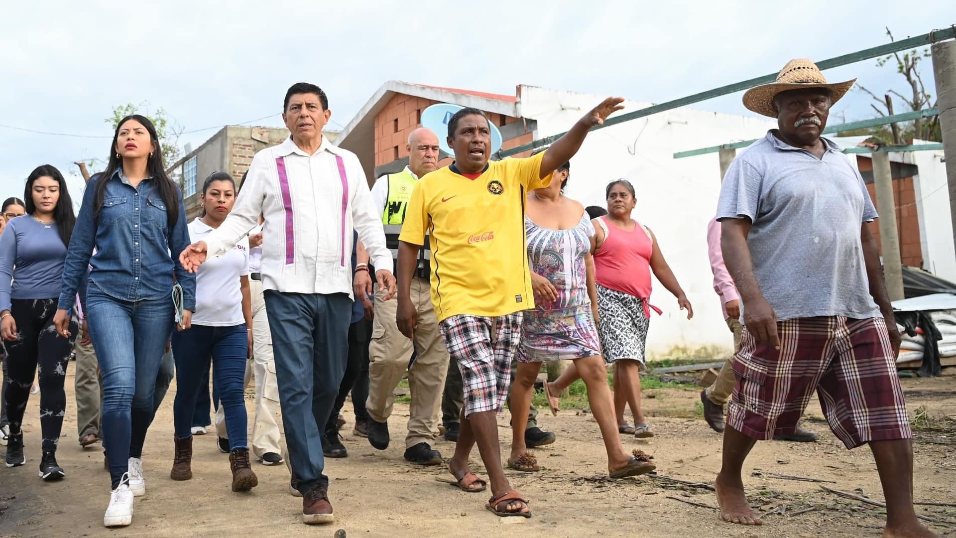 Zona cero de huracán Erick concentra la presencia de funcionarios y políticos