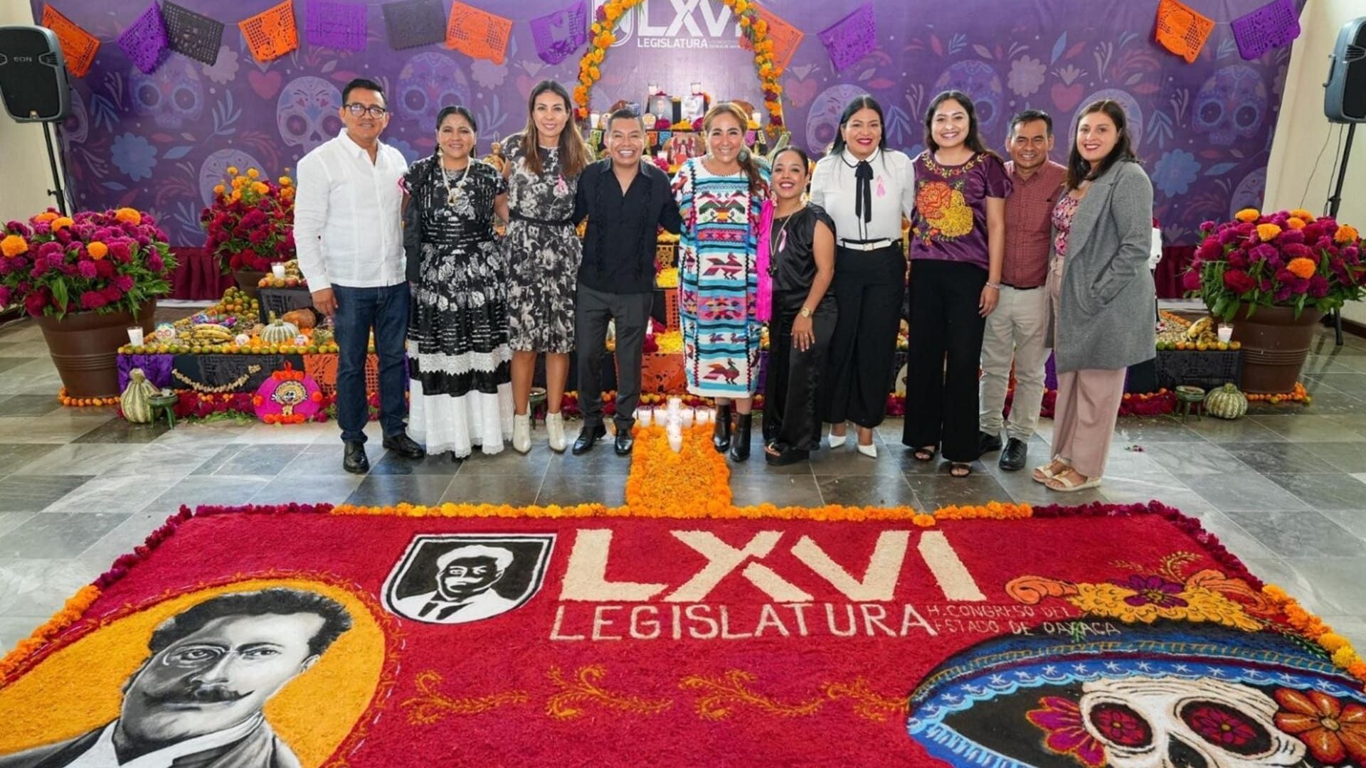 Oaxaca Congress Installs Monumental Day of the Dead Altar in Honor of Oaxacan Traditions