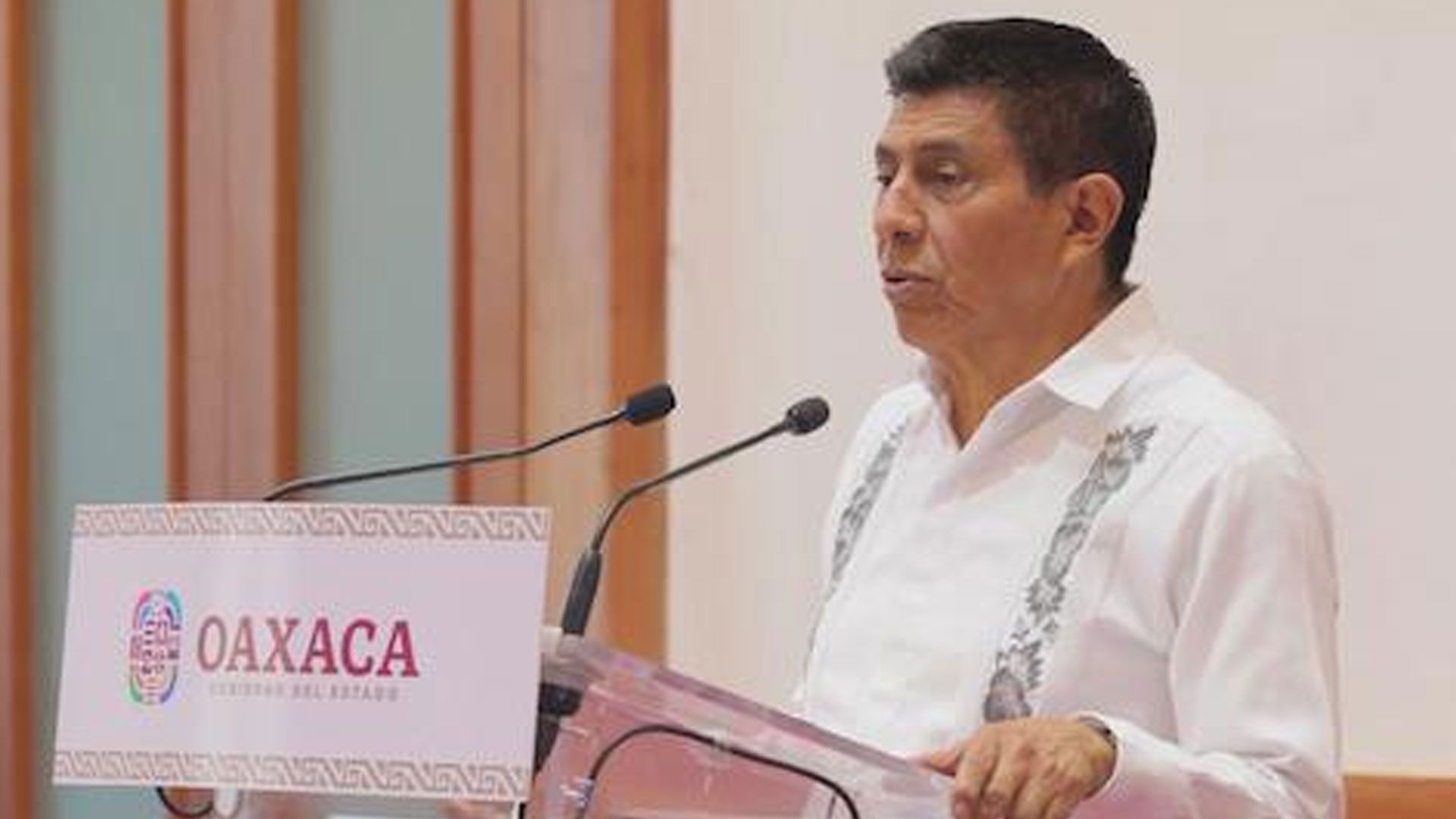 Gobernador de Oaxaca informa construcción de 66 mil nuevas viviendas tras reforma al Infonavit