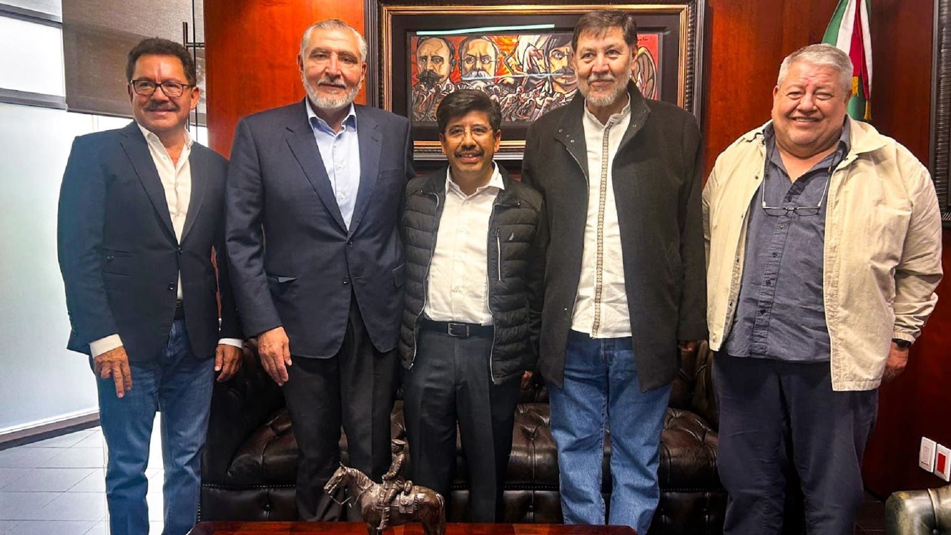 Ministro oaxaqueño Hugo Aguilar se reúne con líderes morenistas del Senado