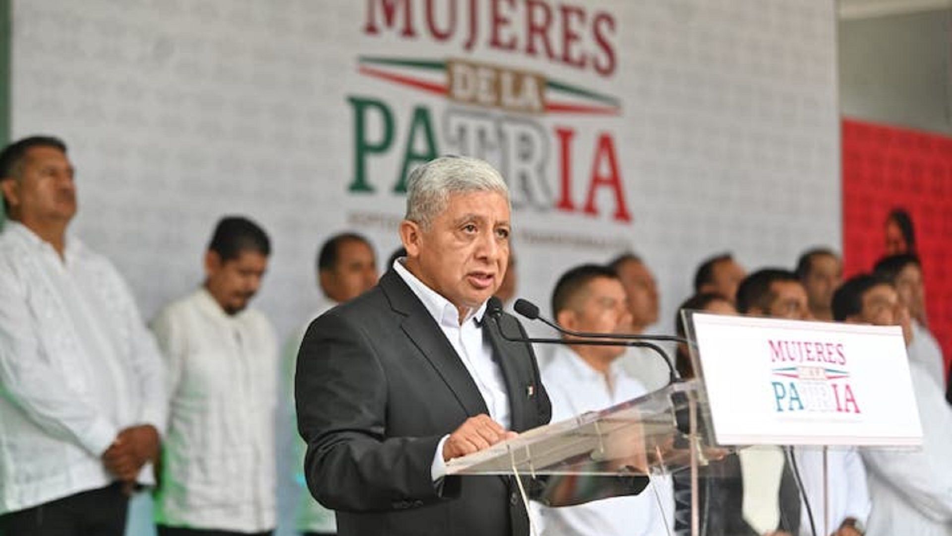 Mujeres, con papel clave en el campo oaxaqueño: Víctor López Leyva