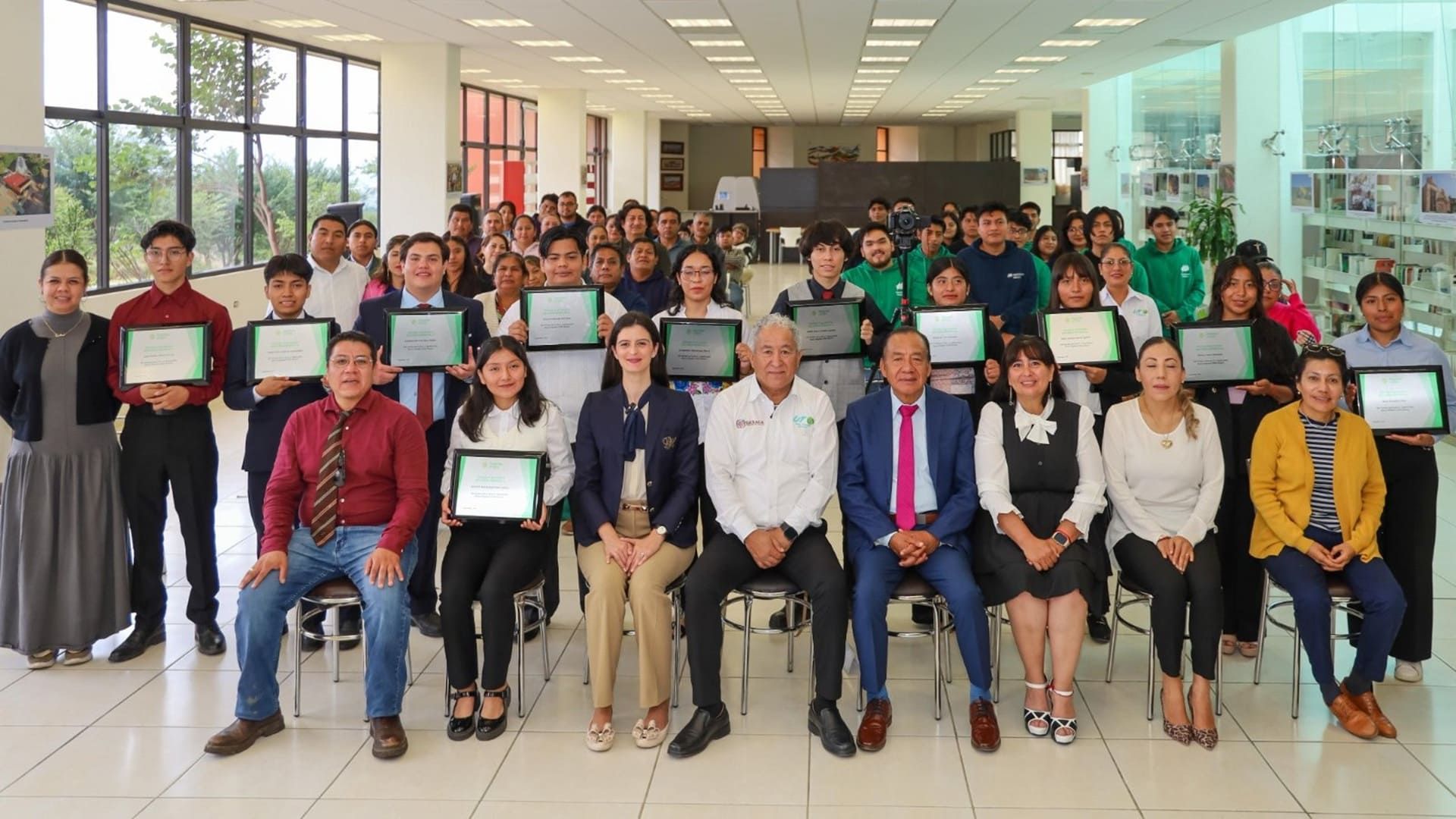 Fundación Iberdrola México beca a 11 estudiantes de la Universidad Tecnológica de los Valles Centrales de Oaxaca