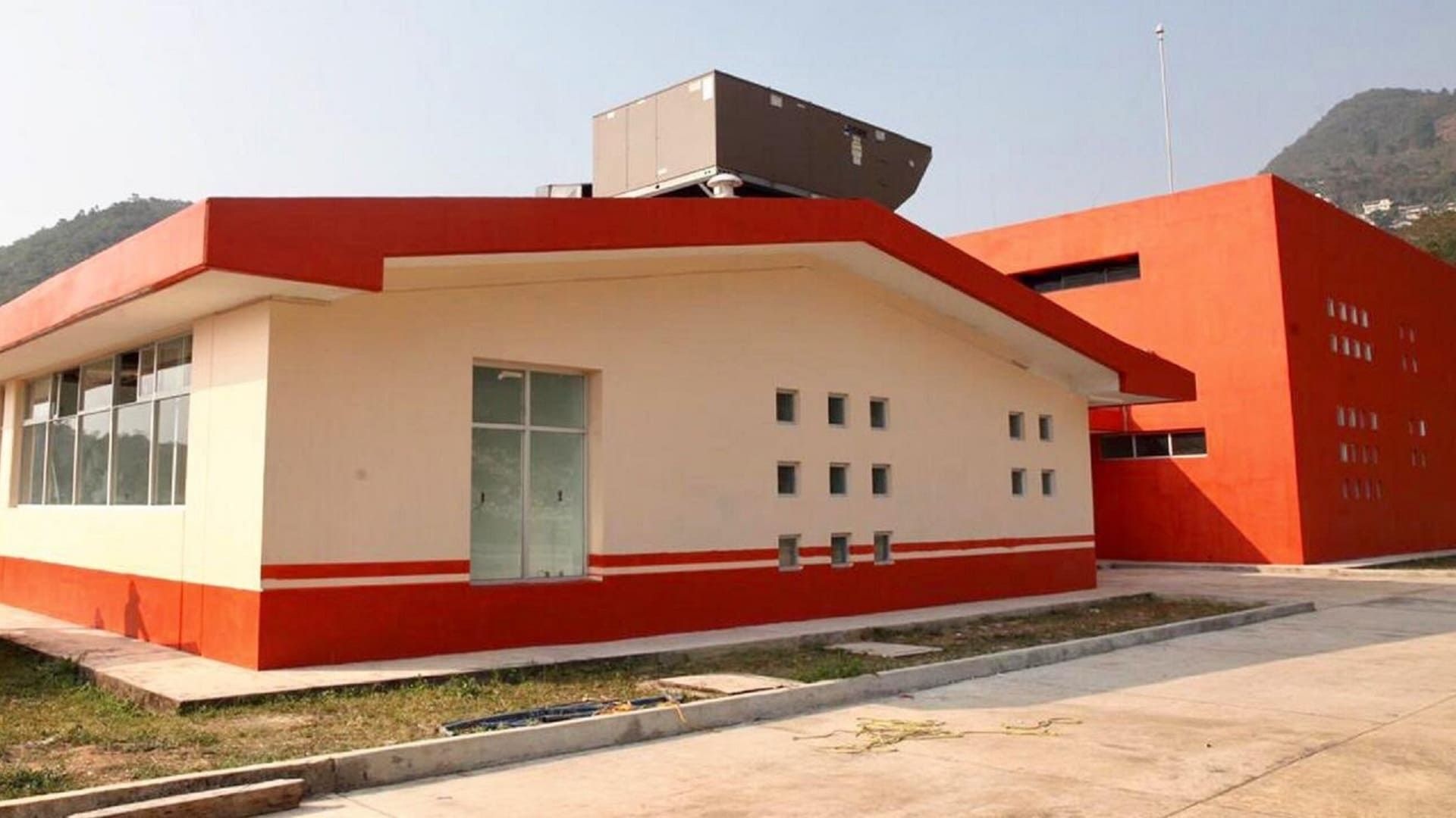 Tras 18 años en el abandono, hospital de Santa María Chilchotla será concluido: Jara Cruz