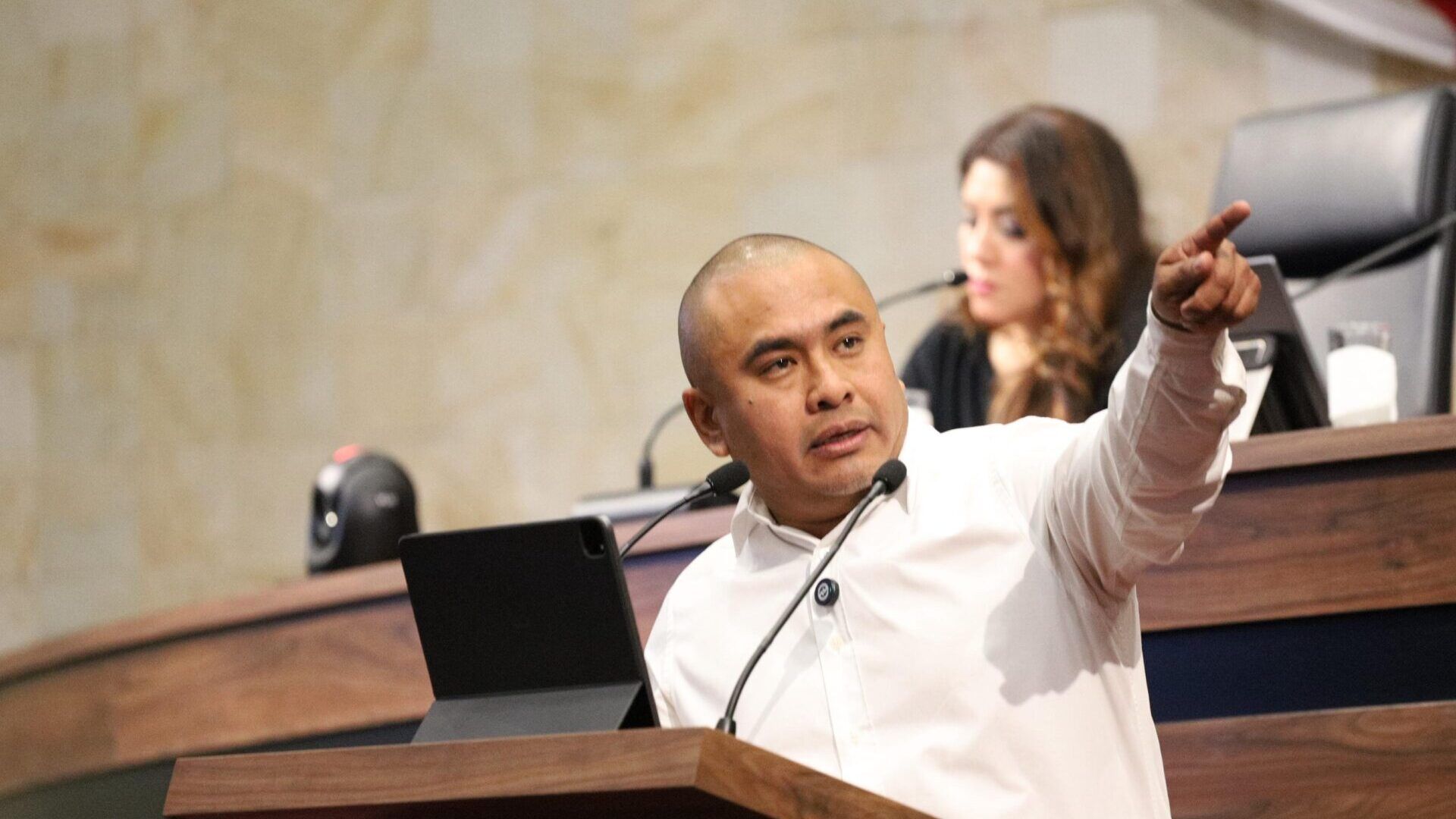 Dante Montaño denuncia intromisión de la Sego en comunidades indígenas