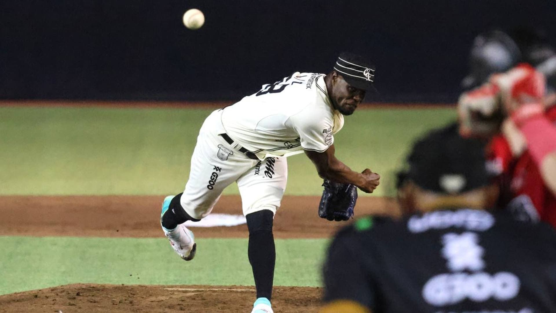 Fórmula Liz y Velázquez dan victoria a Guerreros de Oaxaca