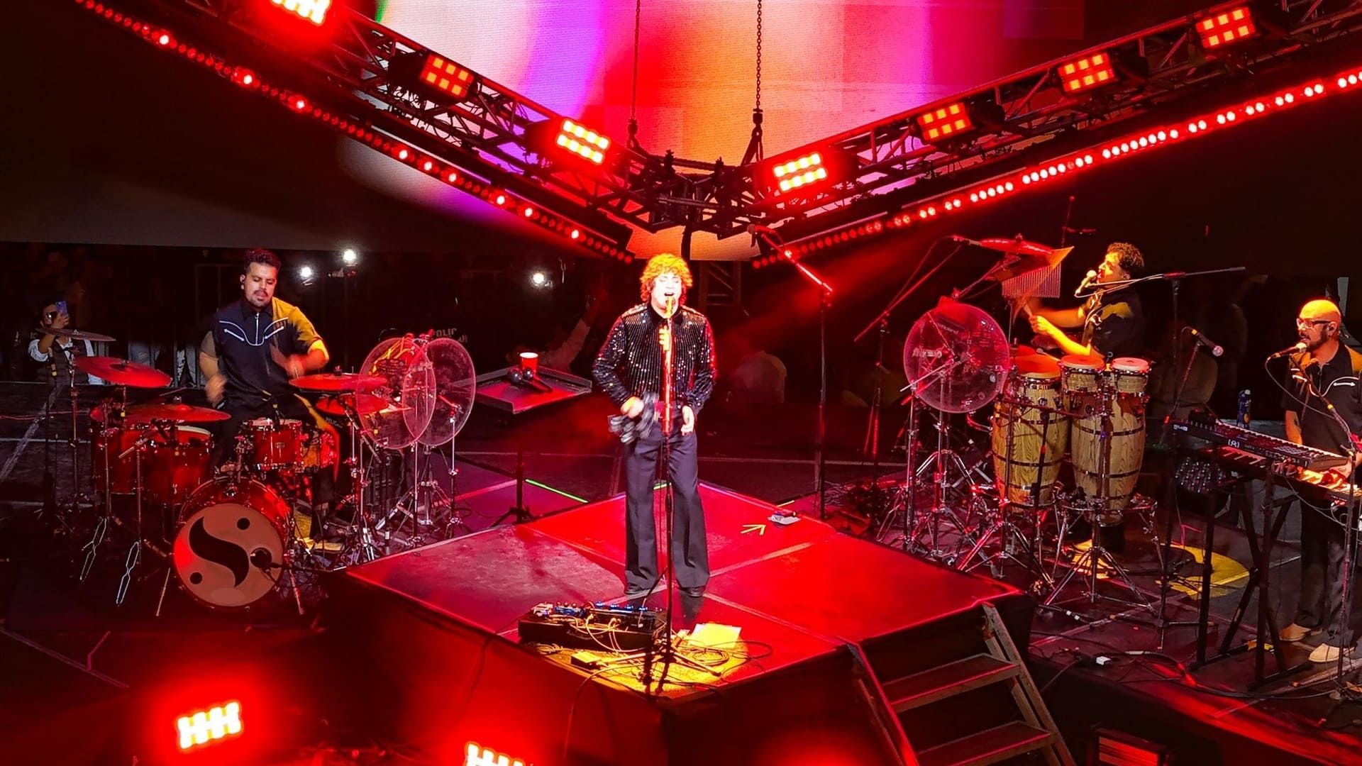 Siddhartha hace vibrar la Alameda de León con sus éxitos