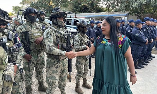 Tehuantepec recibe nueva patrulla para reforzar la seguridad pública municipal
