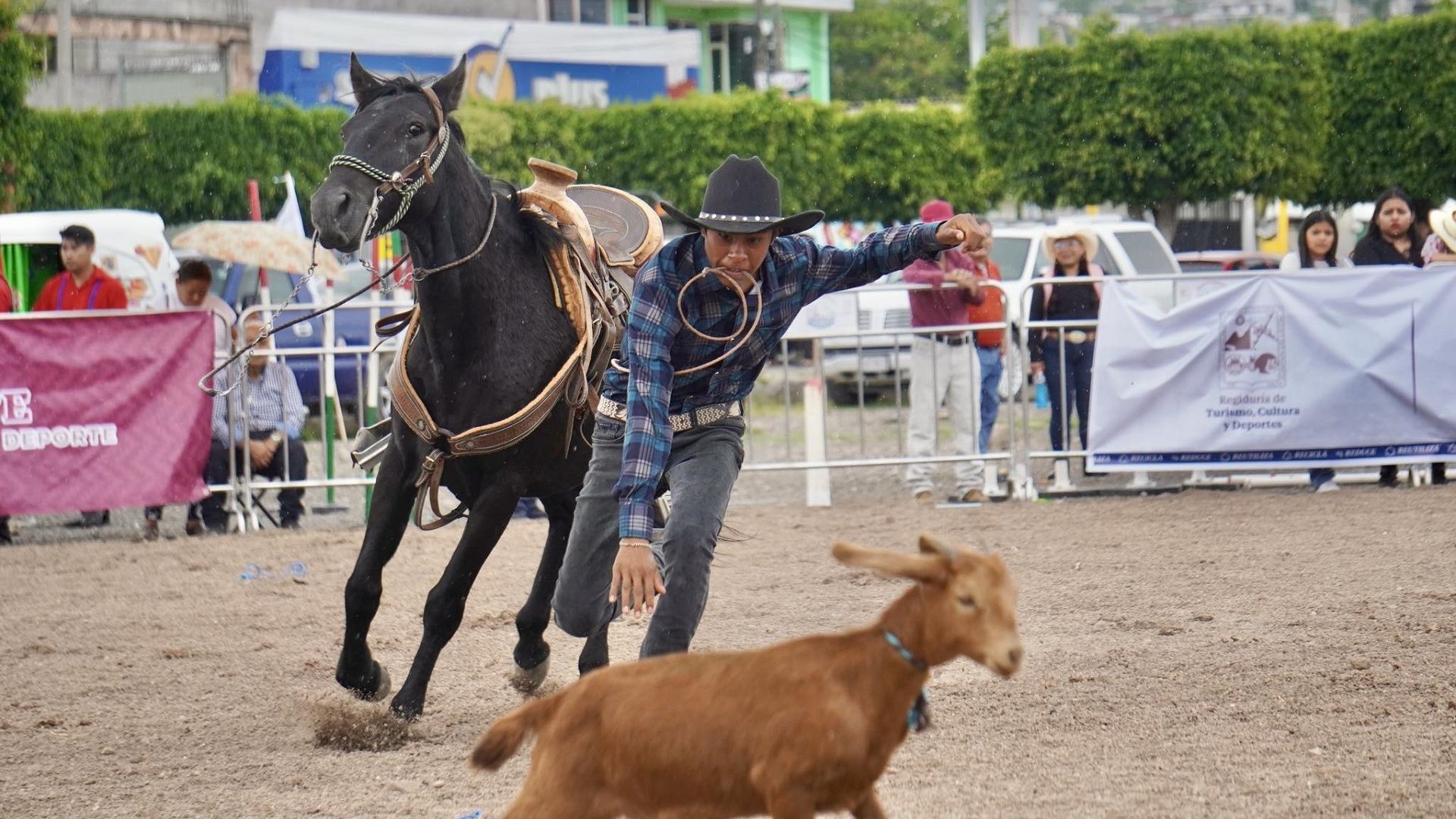 Huajuapan de León vive la emoción del Circuito de Rodeo “Ñuu Saví”